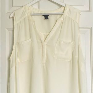 Torrid white sleeveless tunic blouse, size 3